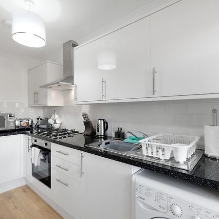 Pinewood Studios, Iver Slough Heathrow 1 & 2 Bedroom Apartments With Parking By Arista Living Εξωτερικό φωτογραφία