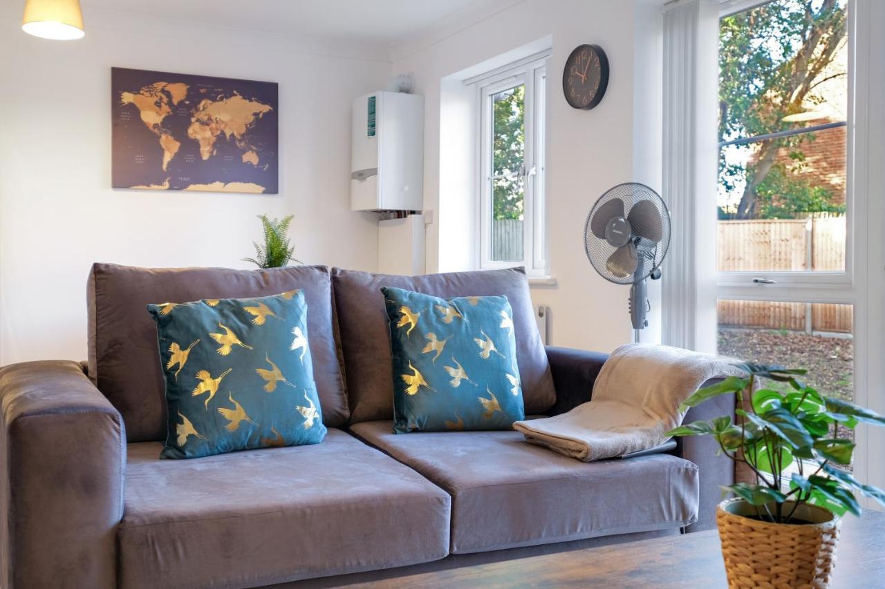 Pinewood Studios, Iver Slough Heathrow 1 & 2 Bedroom Apartments With Parking By Arista Living Εξωτερικό φωτογραφία