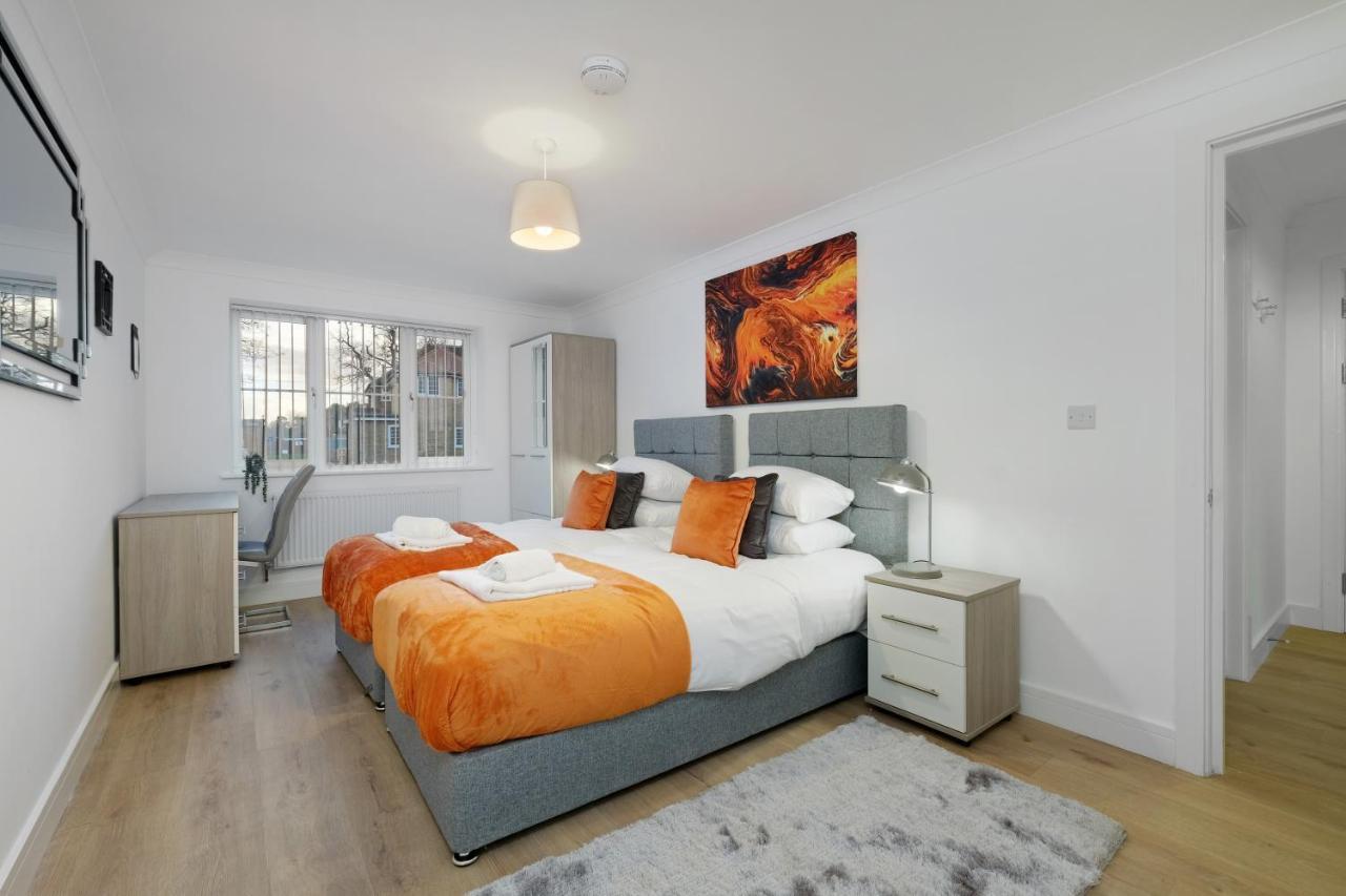 Pinewood Studios, Iver Slough Heathrow 1 & 2 Bedroom Apartments With Parking By Arista Living Εξωτερικό φωτογραφία
