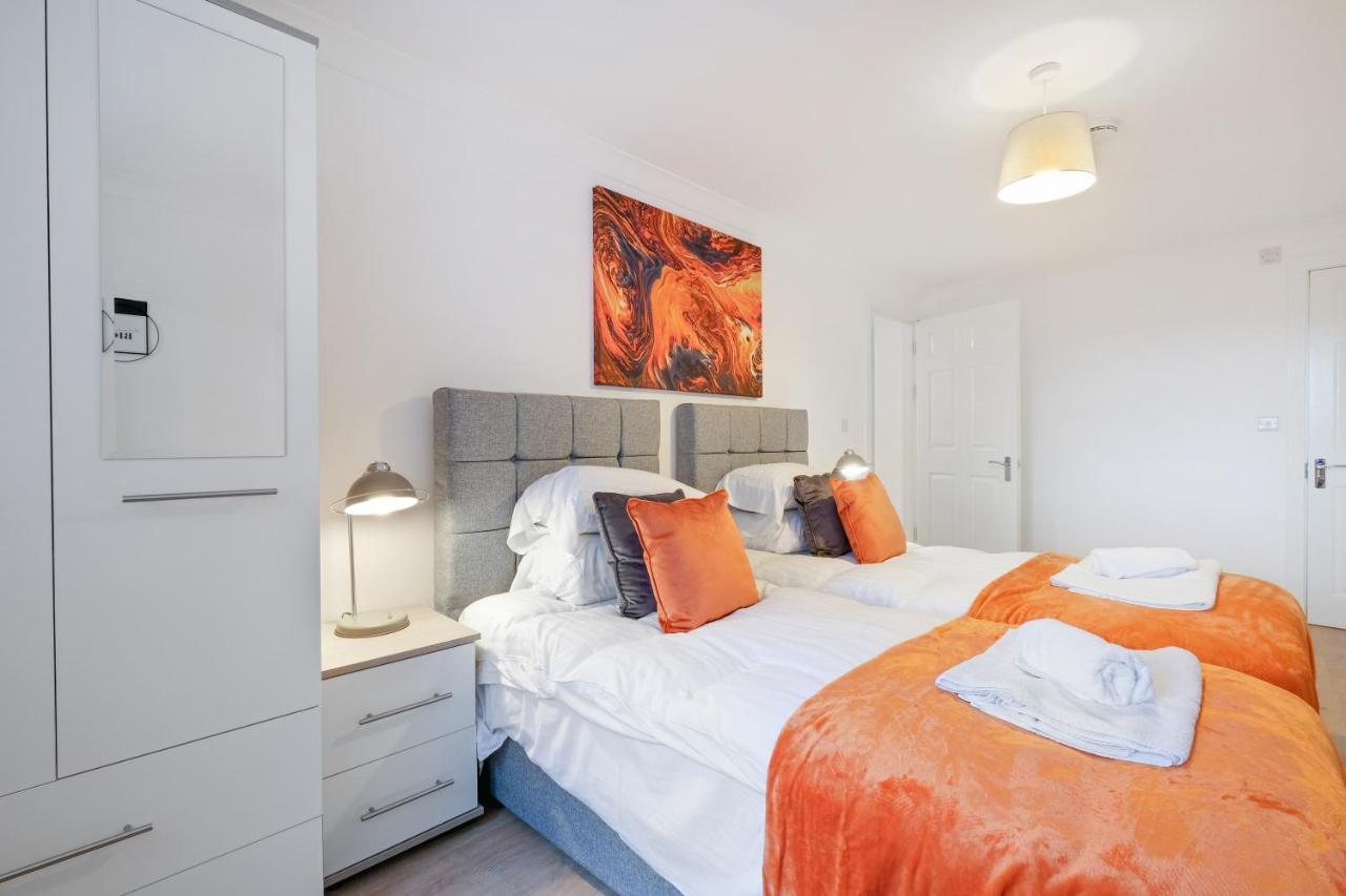 Pinewood Studios, Iver Slough Heathrow 1 & 2 Bedroom Apartments With Parking By Arista Living Εξωτερικό φωτογραφία
