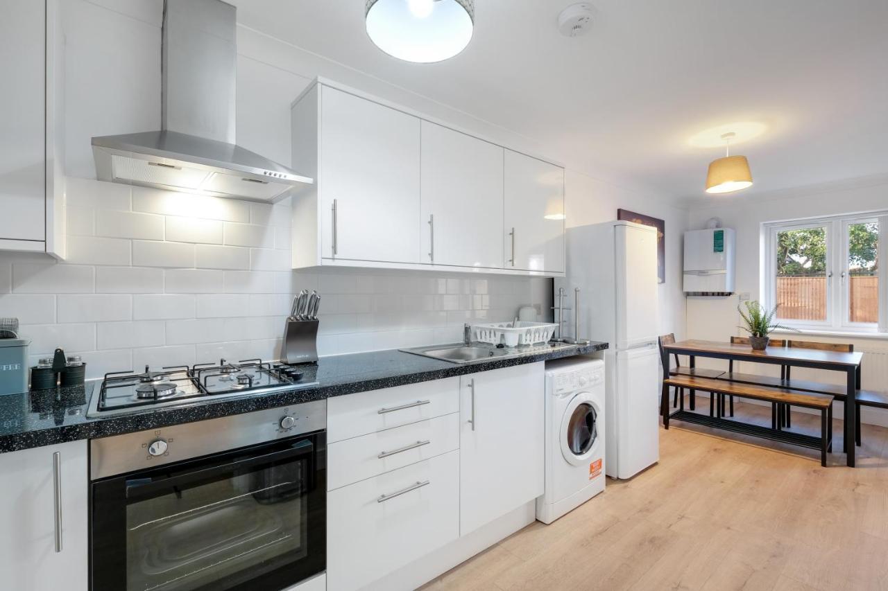 Pinewood Studios, Iver Slough Heathrow 1 & 2 Bedroom Apartments With Parking By Arista Living Εξωτερικό φωτογραφία