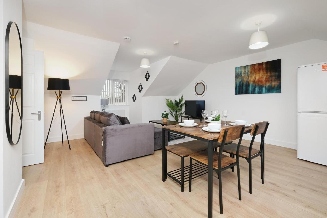 Pinewood Studios, Iver Slough Heathrow 1 & 2 Bedroom Apartments With Parking By Arista Living Εξωτερικό φωτογραφία