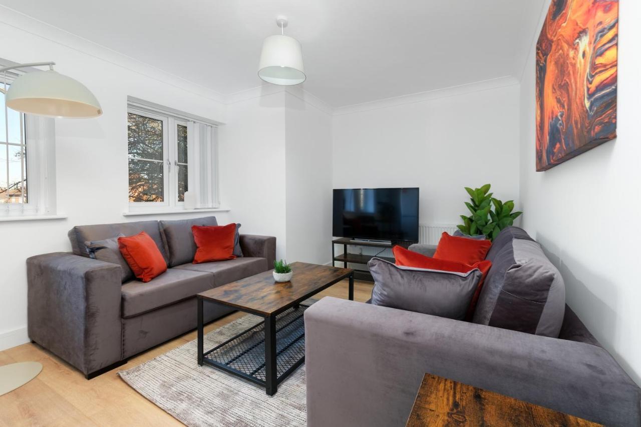 Pinewood Studios, Iver Slough Heathrow 1 & 2 Bedroom Apartments With Parking By Arista Living Εξωτερικό φωτογραφία