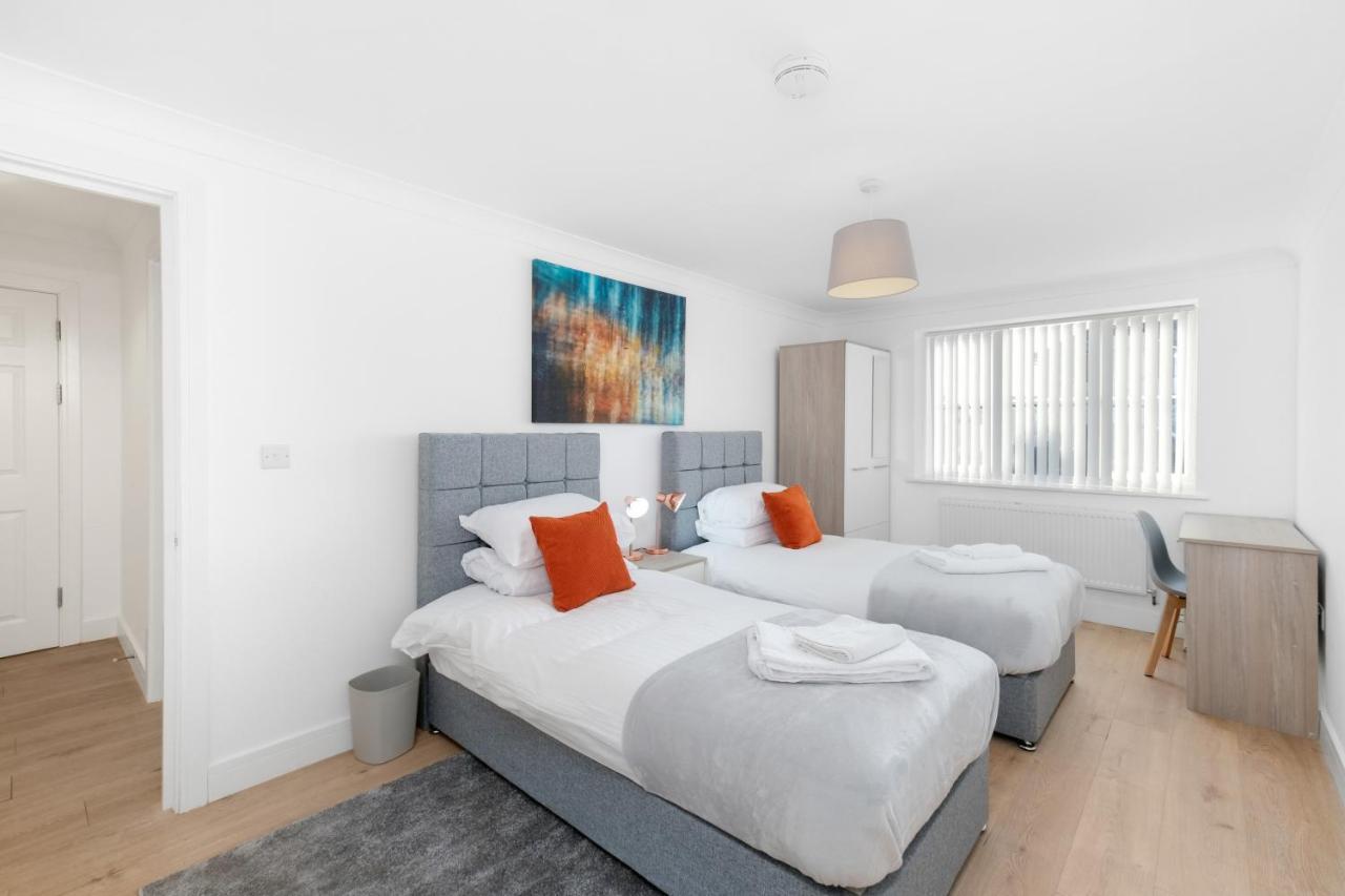 Pinewood Studios, Iver Slough Heathrow 1 & 2 Bedroom Apartments With Parking By Arista Living Εξωτερικό φωτογραφία