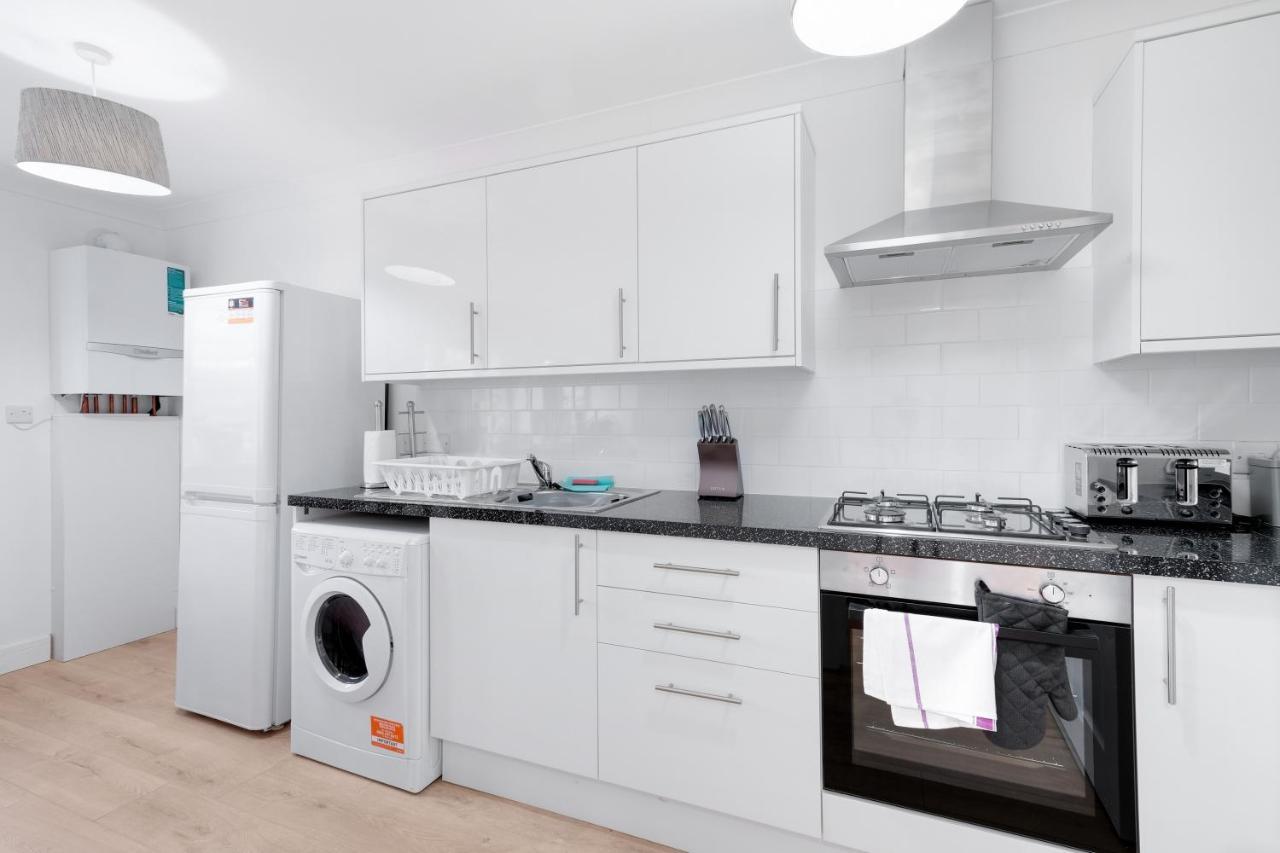 Pinewood Studios, Iver Slough Heathrow 1 & 2 Bedroom Apartments With Parking By Arista Living Εξωτερικό φωτογραφία