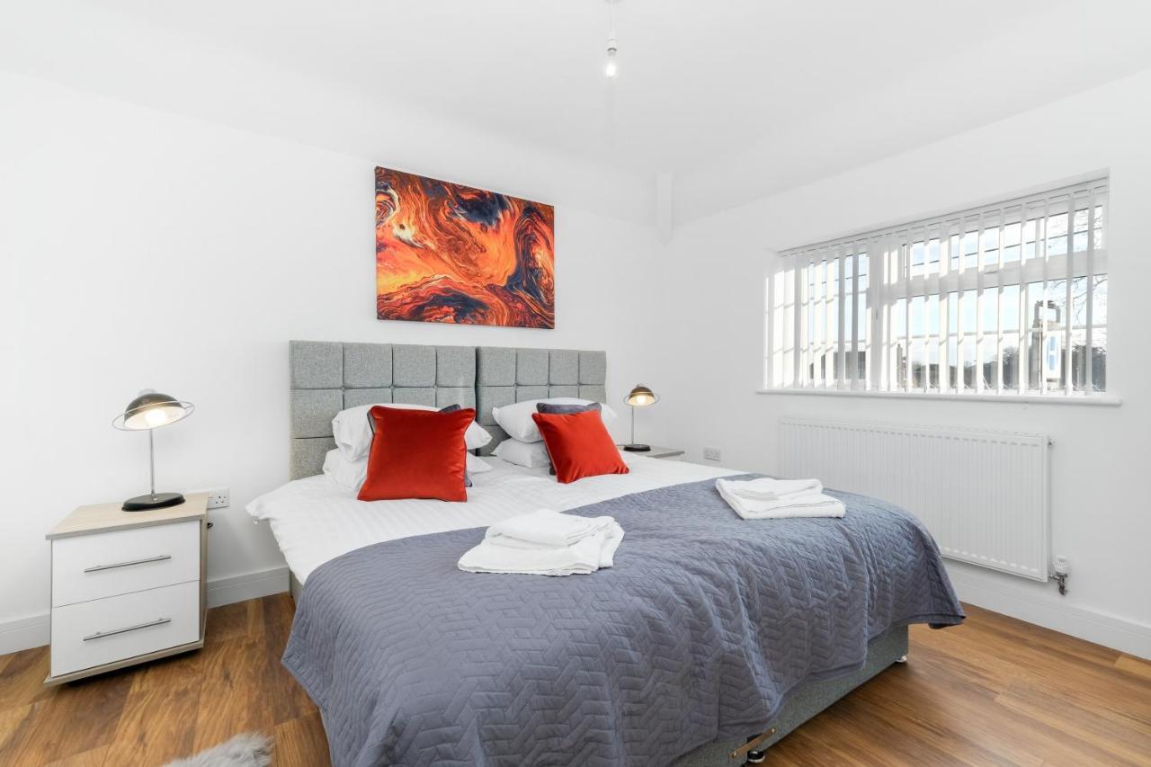 Pinewood Studios, Iver Slough Heathrow 1 & 2 Bedroom Apartments With Parking By Arista Living Εξωτερικό φωτογραφία