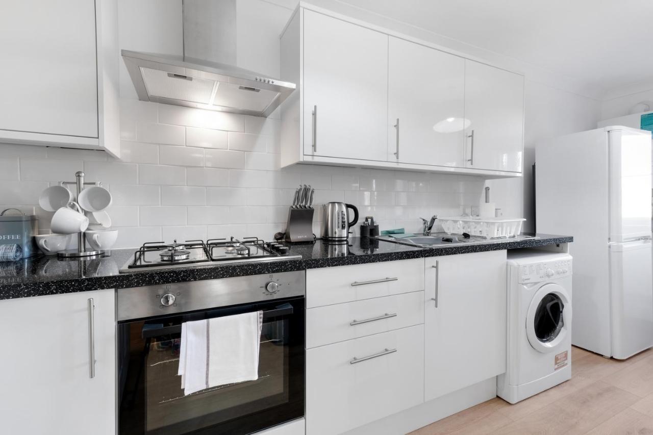 Pinewood Studios, Iver Slough Heathrow 1 & 2 Bedroom Apartments With Parking By Arista Living Εξωτερικό φωτογραφία