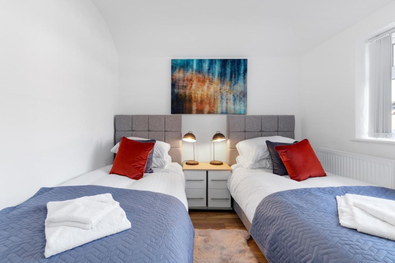 Pinewood Studios, Iver Slough Heathrow 1 & 2 Bedroom Apartments With Parking By Arista Living Εξωτερικό φωτογραφία