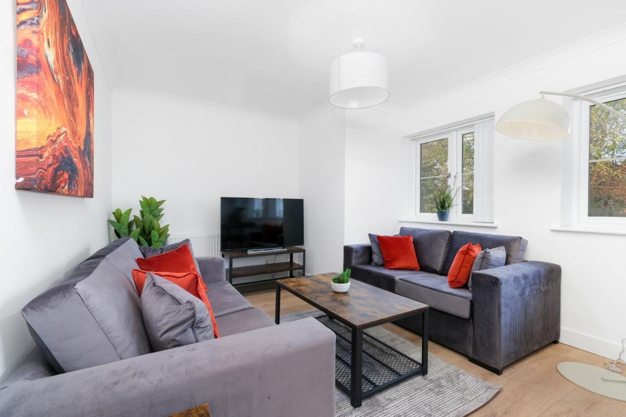 Pinewood Studios, Iver Slough Heathrow 1 & 2 Bedroom Apartments With Parking By Arista Living Εξωτερικό φωτογραφία