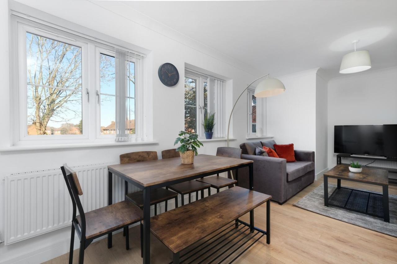Pinewood Studios, Iver Slough Heathrow 1 & 2 Bedroom Apartments With Parking By Arista Living Εξωτερικό φωτογραφία