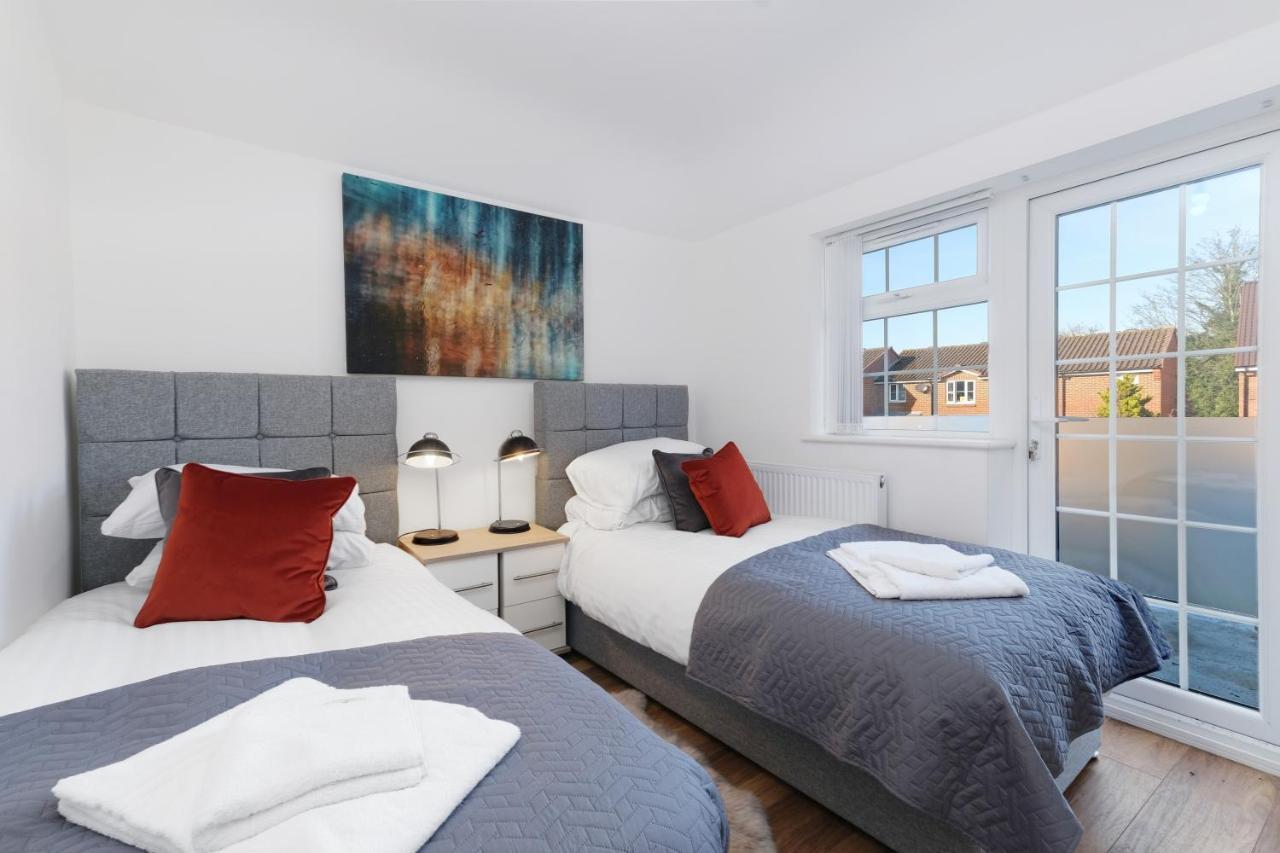 Pinewood Studios, Iver Slough Heathrow 1 & 2 Bedroom Apartments With Parking By Arista Living Εξωτερικό φωτογραφία