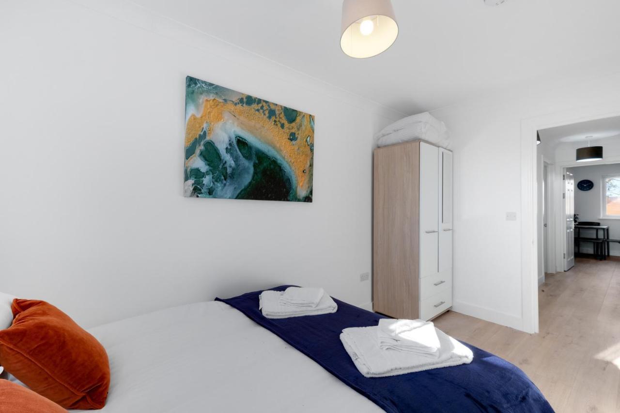 Pinewood Studios, Iver Slough Heathrow 1 & 2 Bedroom Apartments With Parking By Arista Living Εξωτερικό φωτογραφία