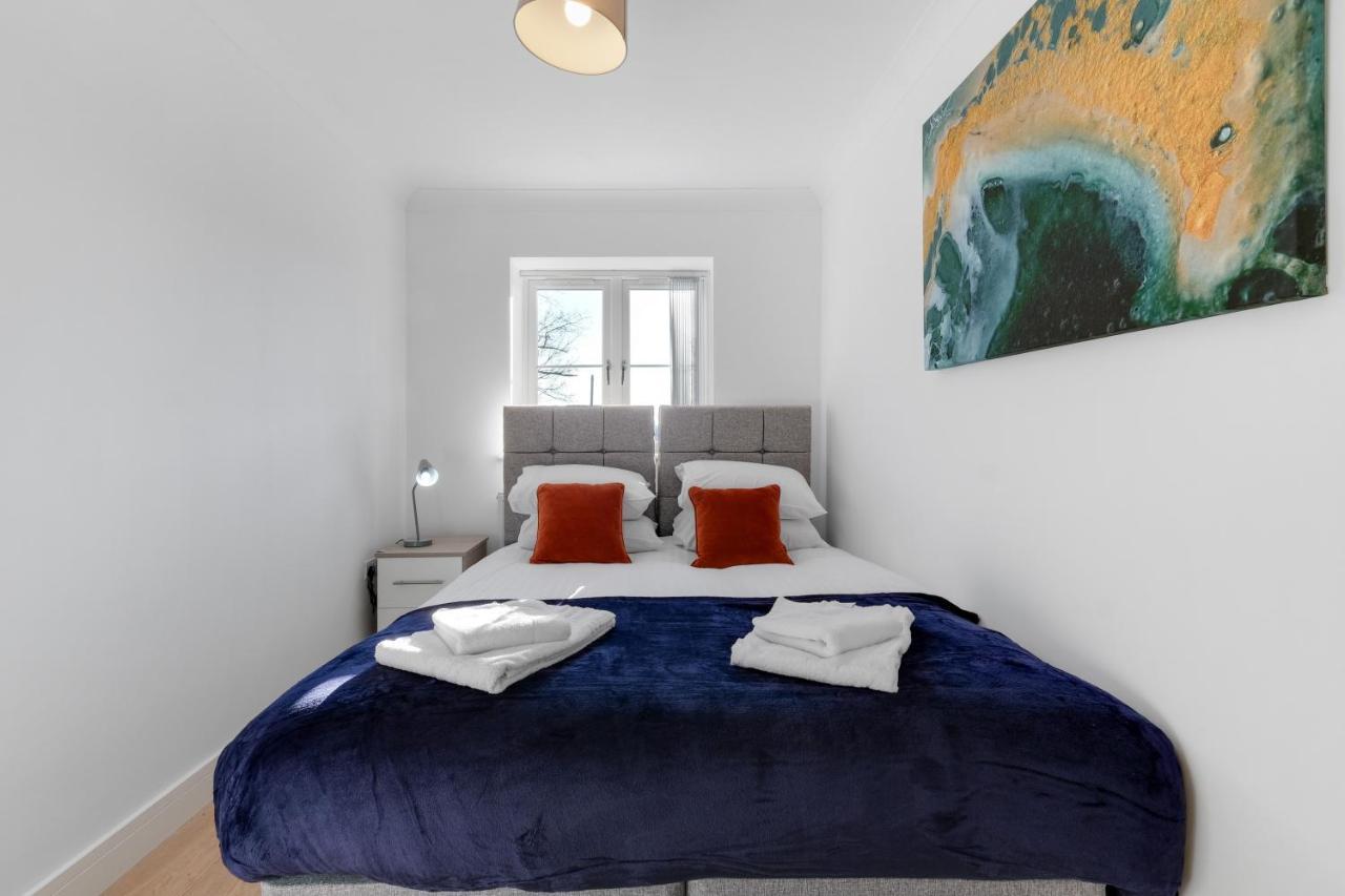Pinewood Studios, Iver Slough Heathrow 1 & 2 Bedroom Apartments With Parking By Arista Living Εξωτερικό φωτογραφία