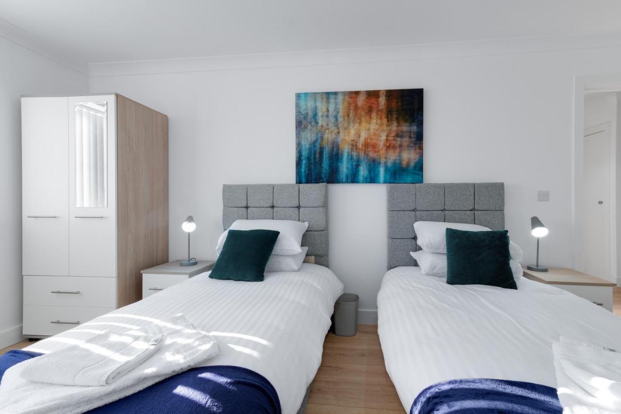 Pinewood Studios, Iver Slough Heathrow 1 & 2 Bedroom Apartments With Parking By Arista Living Εξωτερικό φωτογραφία