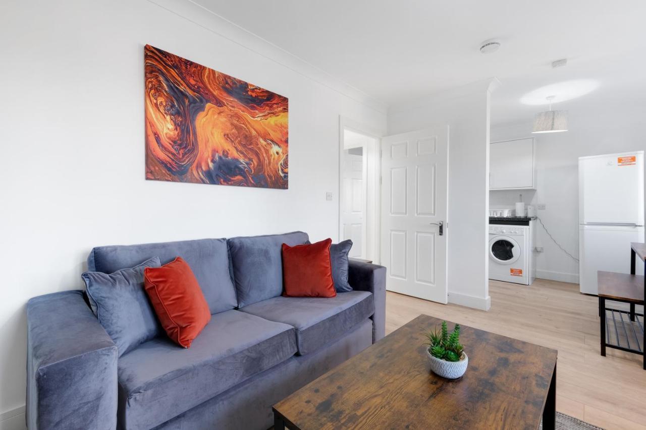 Pinewood Studios, Iver Slough Heathrow 1 & 2 Bedroom Apartments With Parking By Arista Living Εξωτερικό φωτογραφία